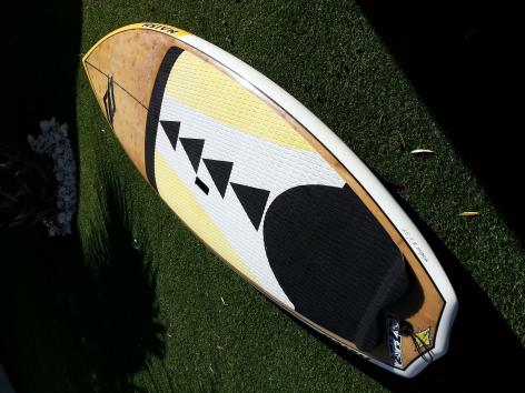 Test SUP naish hokua 7'6 - video, prix, revendeur et avis
